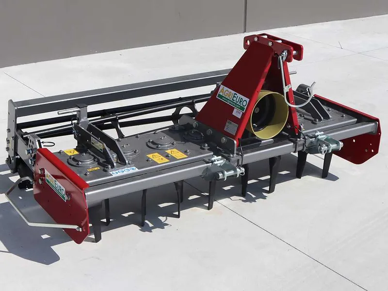 Herse rotative RF170 - largeur de travail 170 cm -16 lames Série légère - Rouleau à cage