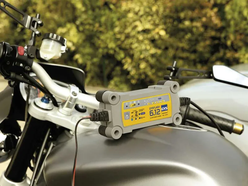 GYS Flash 6.12 - Chargeur et mainteneur de charge automatique - Batteries 12 V de 1,2 à 125 Ah