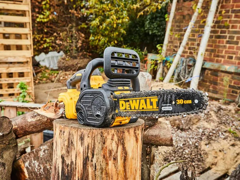 Dewalt DCM565P1-QW - Tronçonneuse à batterie 18 V 5 Ah - Guide de 30 cm