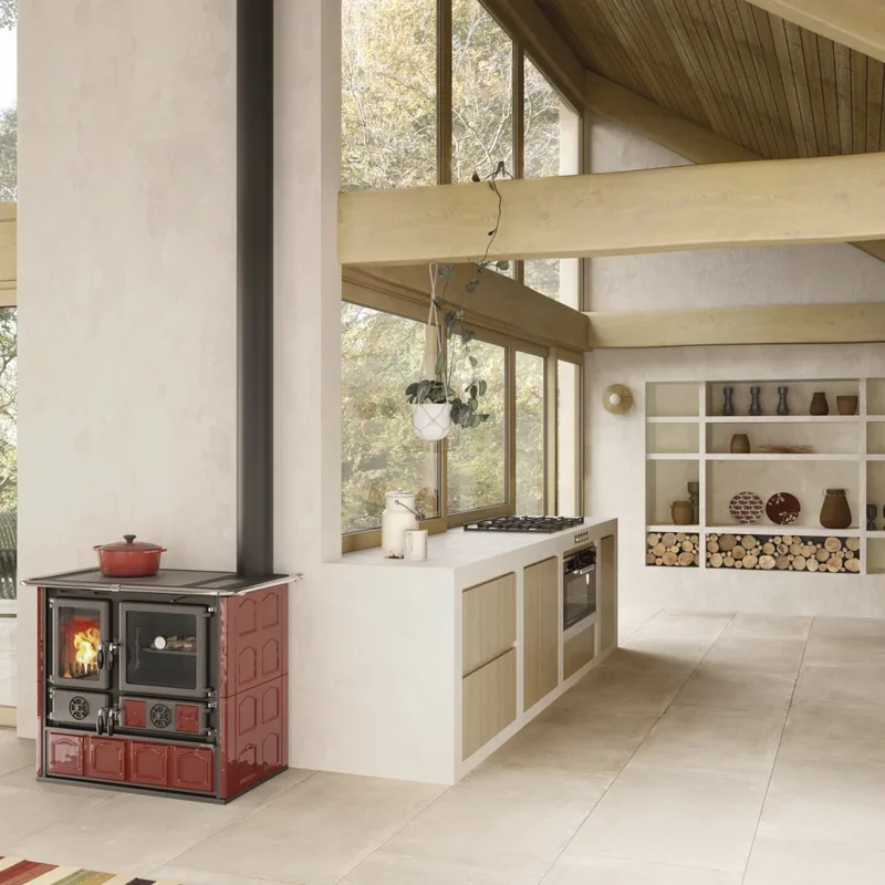 La Nordica ROSA.16 Majolique - rouge bordeaux cuisinière à bois