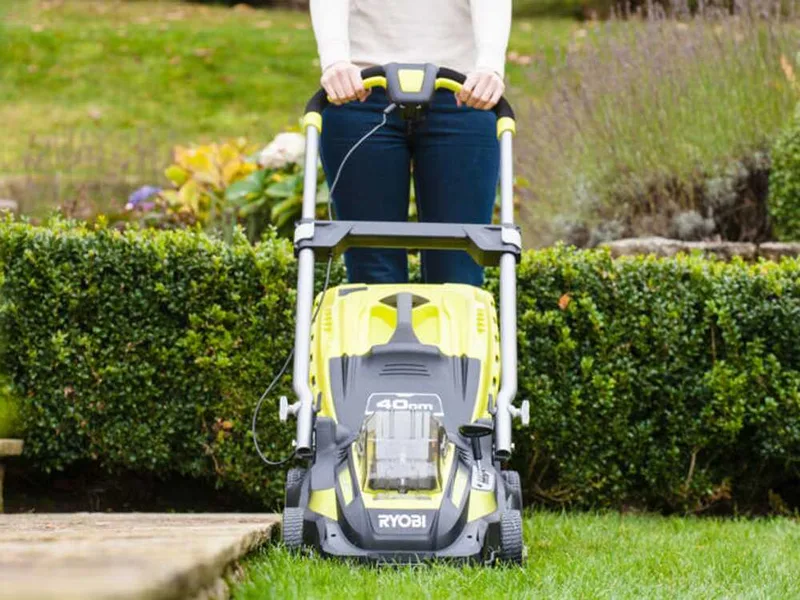 Tondeuse à batterie ryobi RLM36X41H60PG - MAX power 36V - 6Ah - bac de 45 L - coupe de 40 cm