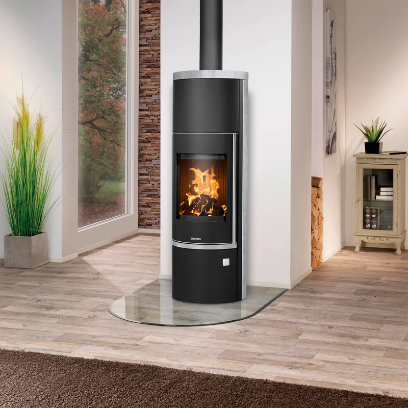 Justus Faro Aqua 2.0 Poêle à bois avec échangeur d'eau en acier noir avec revêtement en stéatite.