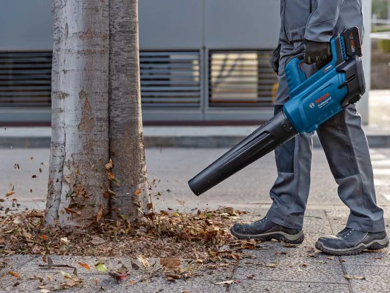 Bosch Professional GBL 18V-750 - Souffleur à feuilles sur batterie - 18 V/8 Ah