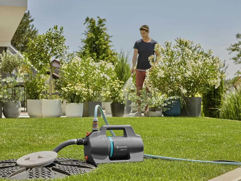 Gardena 4200 Silent - Pompe électrique de jardin pour arrosage - 600 W - Kit avec tuyaux et raccords