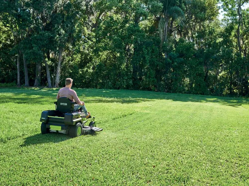Ryobi ZTRX137 - Tondeuse autoportée à rayon de braquage zéro sur batterie - 72V/30Ah - Coupe de 137cm - 2en1