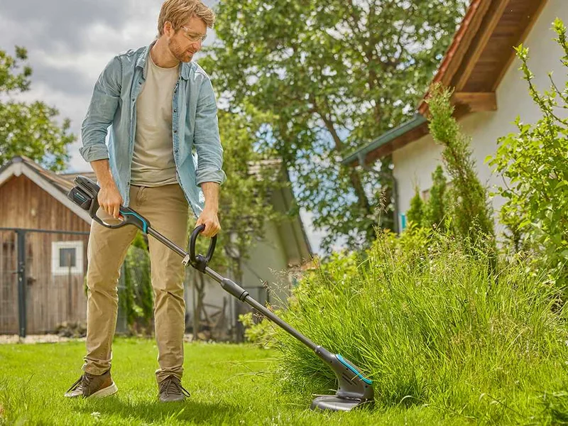 Gardena PowerTrim 30/18V P4A - Coupe-bordure à batterie - 18V 4Ah