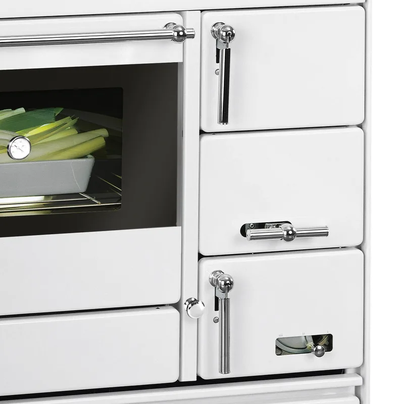 Justus Linz cuisinière à bois blanc chromé, gauche