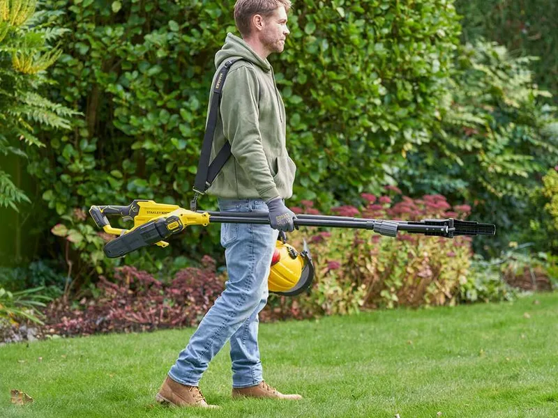 Stanley Fatmax SFMCPS720M1-QW - Élagueuse sur perche à batterie - 300 cm - 18 V 4 Ah