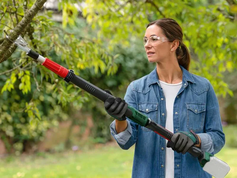 Bosch AdvancedPrune 18V-45 - Sécateur électrique de taille sur perche - Diamètre de coupe 45 mm