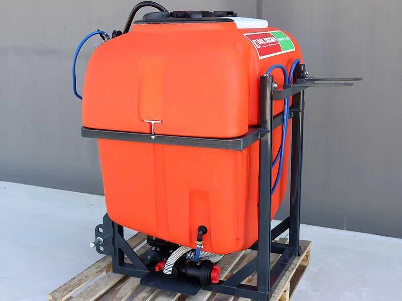 Dal Degan ILEO 400 L - Pulvérisateur porté à tracteur - pompe APS 51