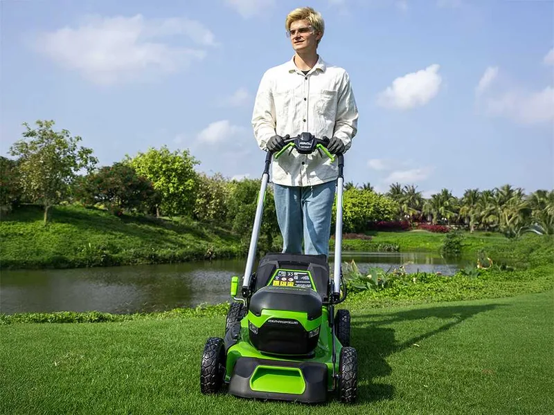Greenworks GD60LM46SPK4 - Tondeuse à gazon autotractée à batterie - 60V/4Ah - Coupe 46 cm