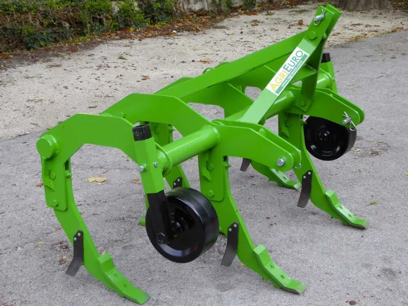 Décompacteur agricole sur tracteur AgriEuro serie 170 Standard à 5 dents - avec roues en acier