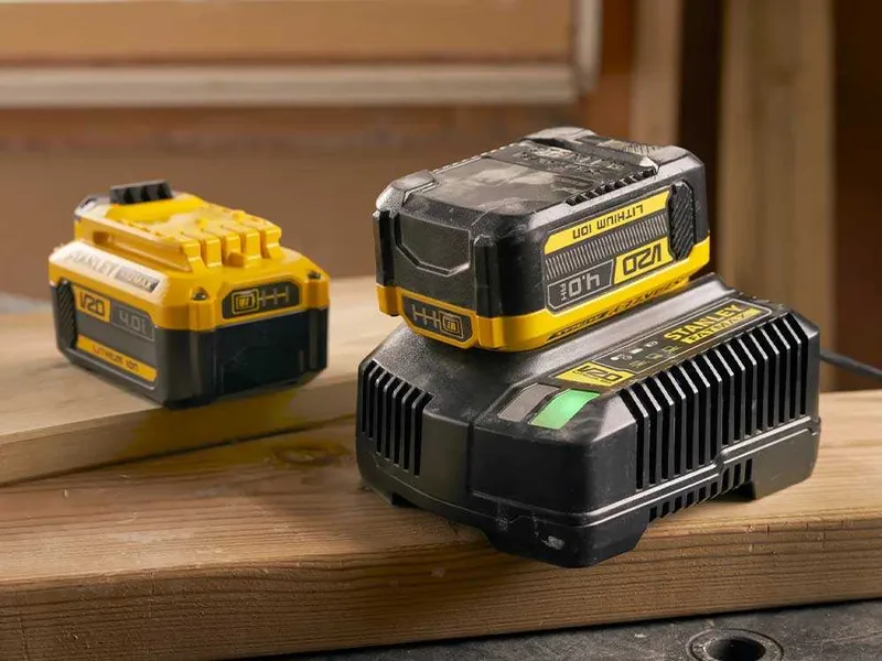 Kit de démarrage stanley fatmax V20 - Batterie 18 V/4 Ah + chargeur rapide