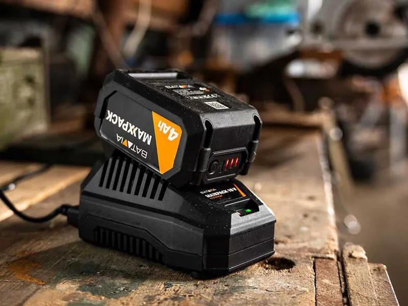 Chargeur de batterie rapide batavia 18V li-ion 18V/ 4.5AH