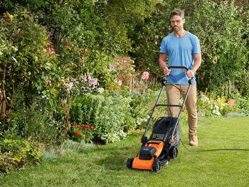 Black & Decker BEMWP340-QS - Tondeuse à gazon électrique - 1400 W - Coupe 34 cm