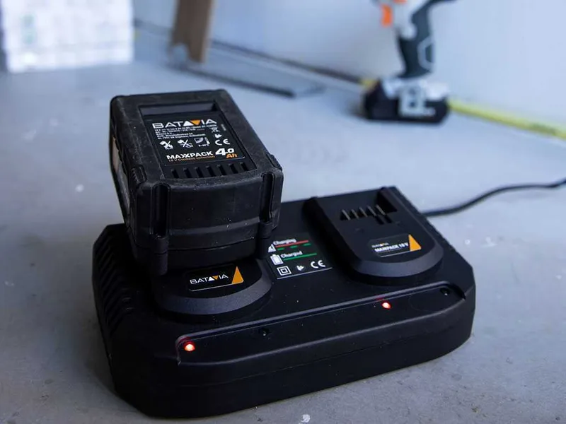 Chargeur rapide Double BATAVIA 18V