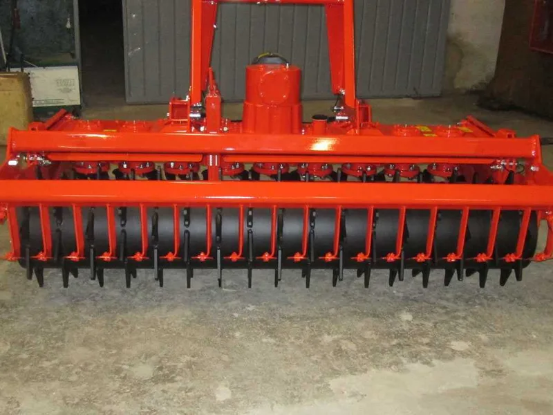Herse rotative RM200 - largeur de travail 200 cm -18 lames Série lourde -Rouleau PACKER