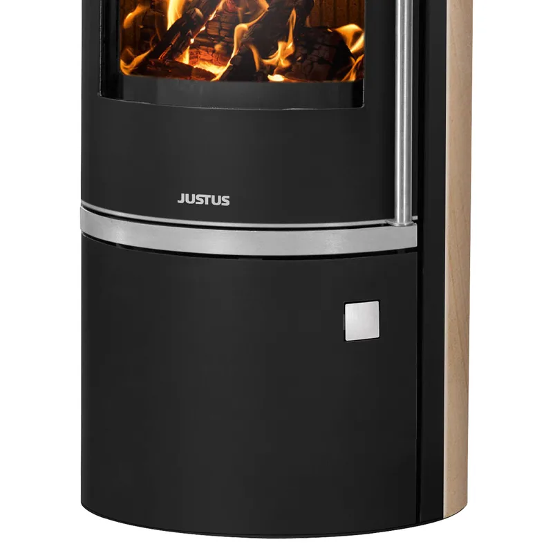 Justus Faro W+ 2.0 Poêle à bois en acier noir avec revêtement en pierre de sable.