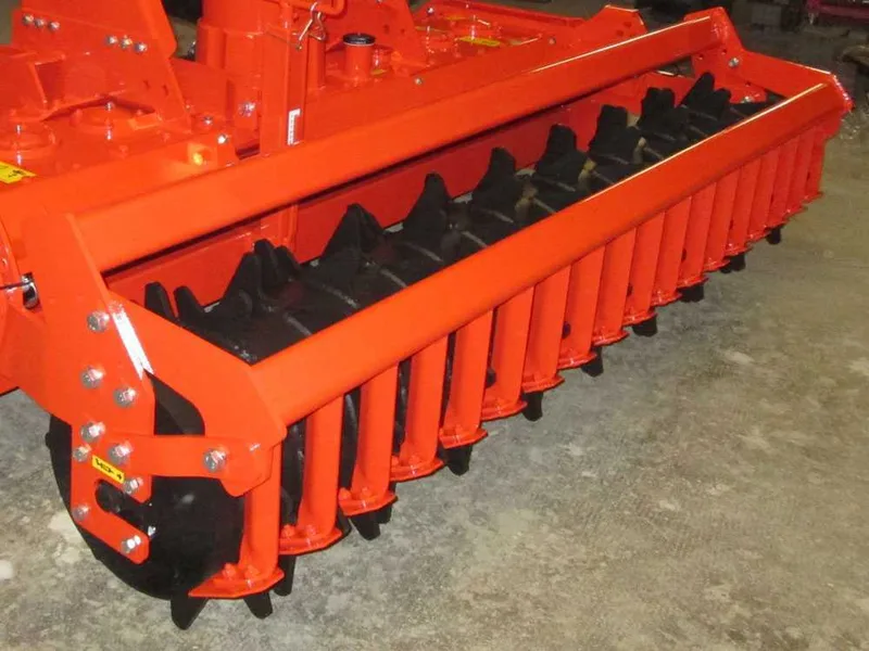 Herse rotative RM225 - largeur de travail 225 cm -20 lames Série lourde - Rouleau PACKER