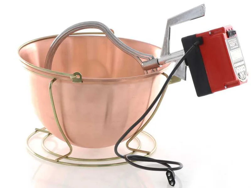 Chaudron électrique en cuivre lisse pour polenta NuovaFac Cuoca Automatica base ronde 9L - 24W