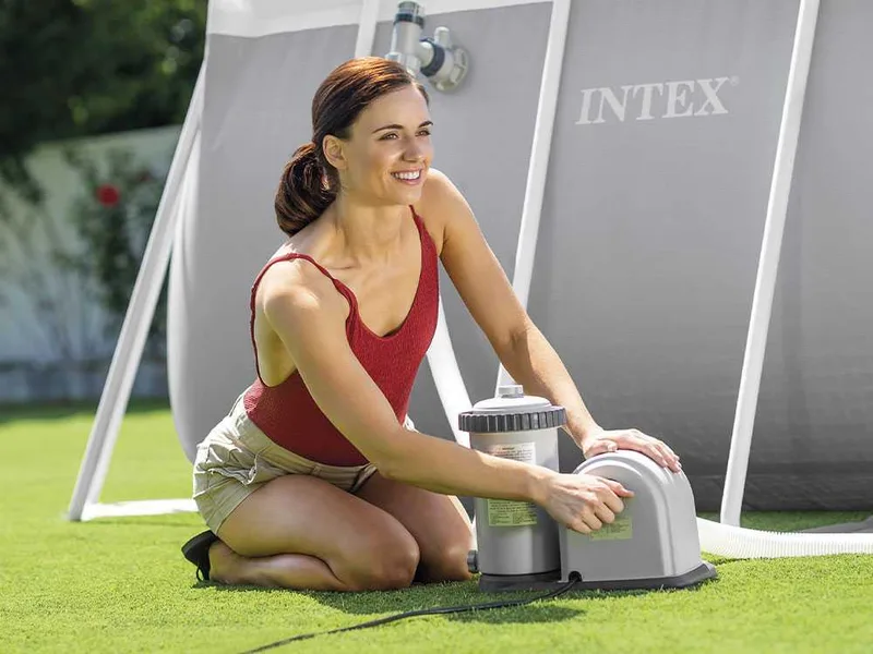 Pompe filtre à cartouche avec minuterie Intex 28636 - Débit d'eau 5678 L/h - 165W