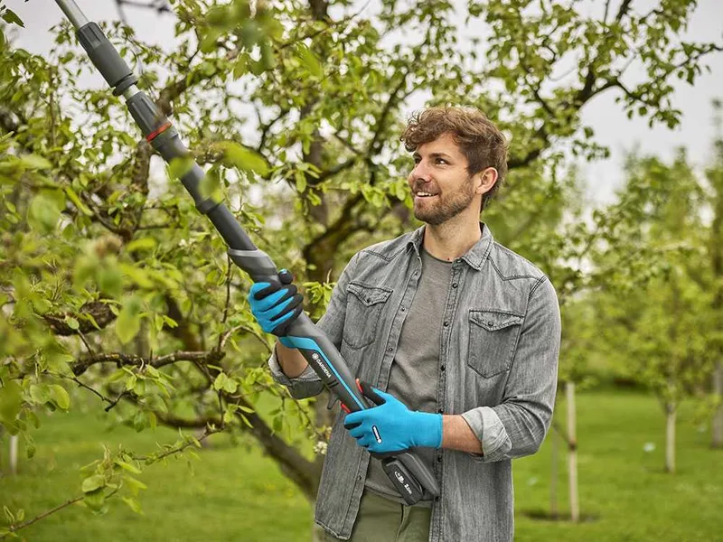 Gardena HighCut 250/18V Solo - Sécateur électrique d'élagage sur perche