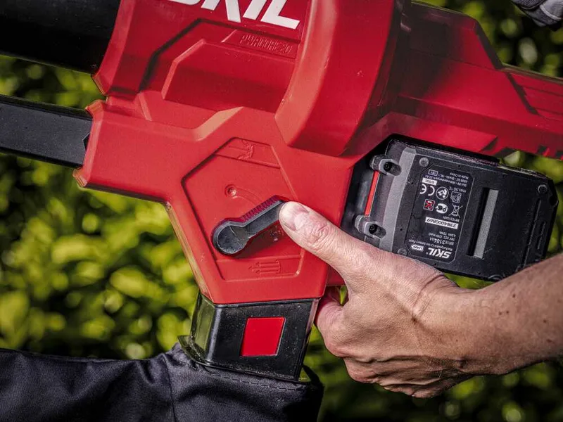SKIL 0350 CA - Souffleur-aspirateur à batterie - 2x20V/4Ah
