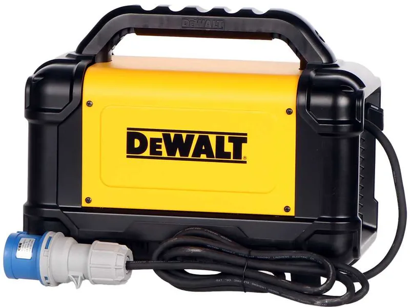 DeWalt DXWDMMA 200E - Poste à souder Inverter (MMA) - à courant continu (DC) + KIT