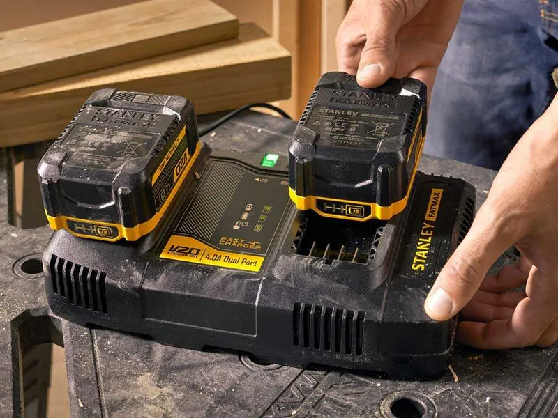 Chargeur double Stanley V20 stanley fatmax - 18 V/4,0 A
