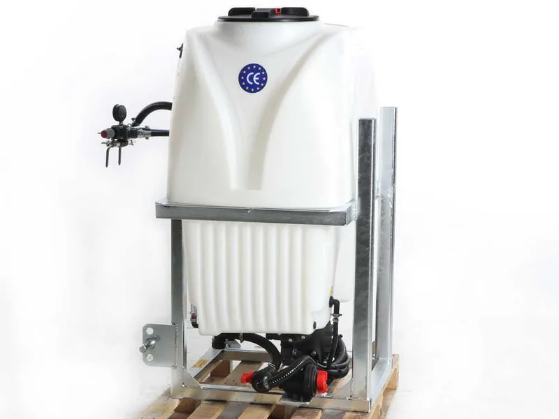 Seven Italy 400L - Cuve de pulvérisation compacte pour tracteur - Pompe APS71