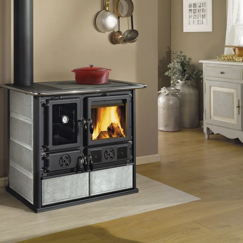 La Nordica rosa sx REVERSE.16 petra - cuisinière à bois en pierre naturelle