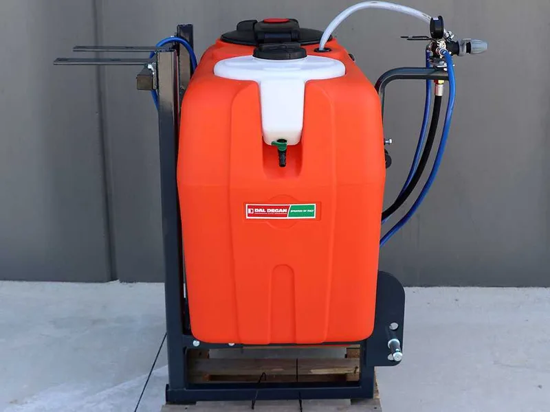 Dal Degan ILEO 200 L - Pulvéristeur porté à tracteur - pompe Comet APS 31