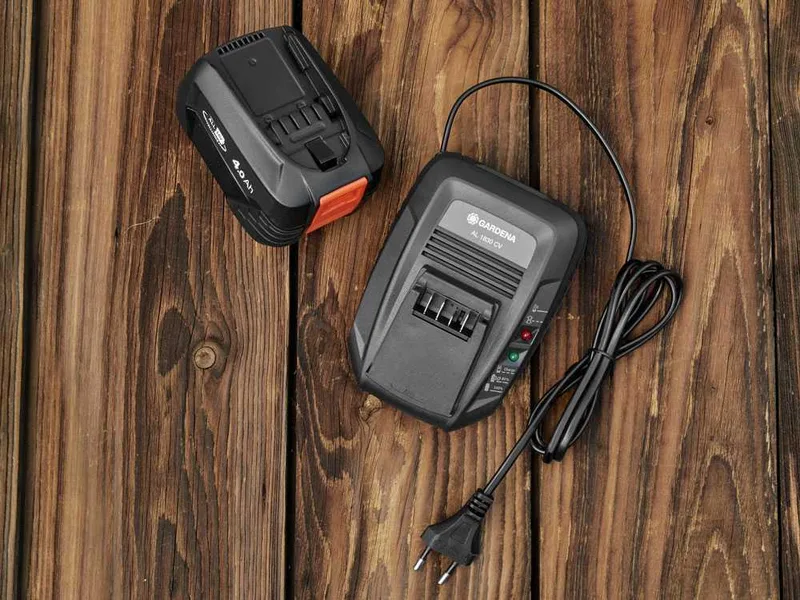 Kit de démarrage 18 V 4 Ah - Batterie + chargeur - Gardena