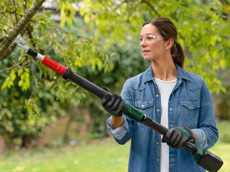 Bosch AdvancedPrune 18V-45 - Sécateur de taille électrique sur perche - 18V - 2Ah - Diamètre de coupe 45mm