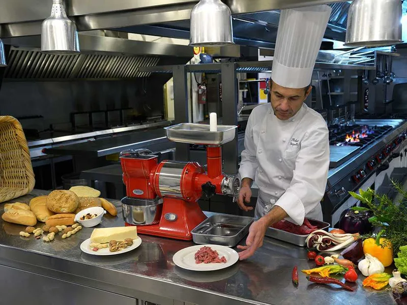 Fama TG12 Retrò - Hachoir à viande électrique - Râpe intégrée - Groupe de hachage en acier inox - 400V