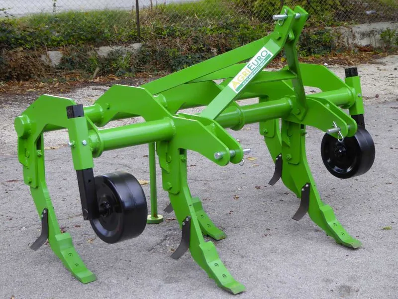 Décompacteur agricole sur tracteur AgriEuro serie 170 Standard à 5 dents - avec roues en acier