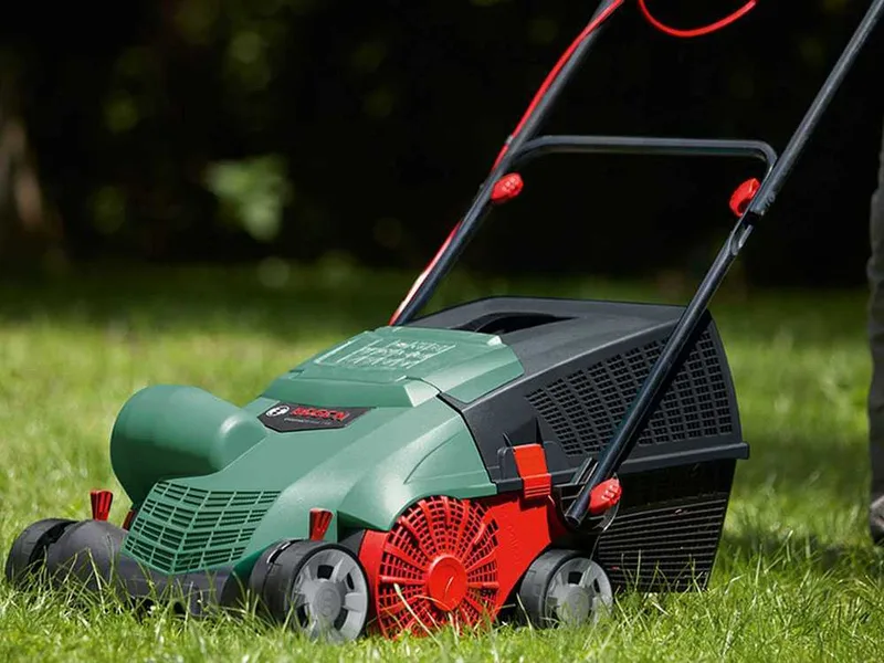 BOSCH Universal Verticut 1100 - Aérateur électrique 1100 W