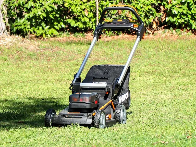Worx Nitro WG749E - Tondeuse à gazon tractée à batterie - 2x20V/4Ah - coupe de 46 cm