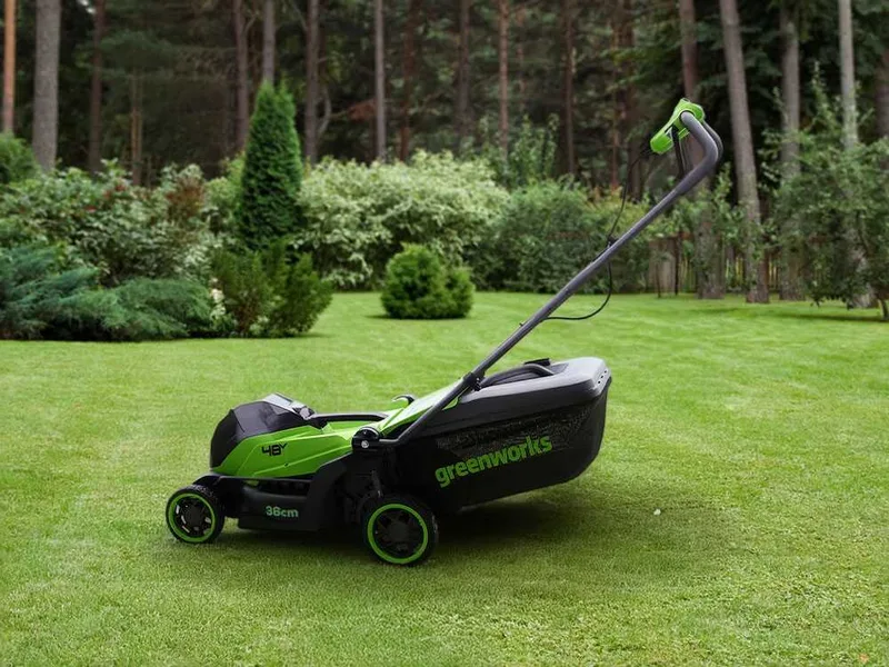 Greenworks LM360D - Tondeuse à gazon à batterie - 48 V/4 Ah - Largeur de coupe 36 cm