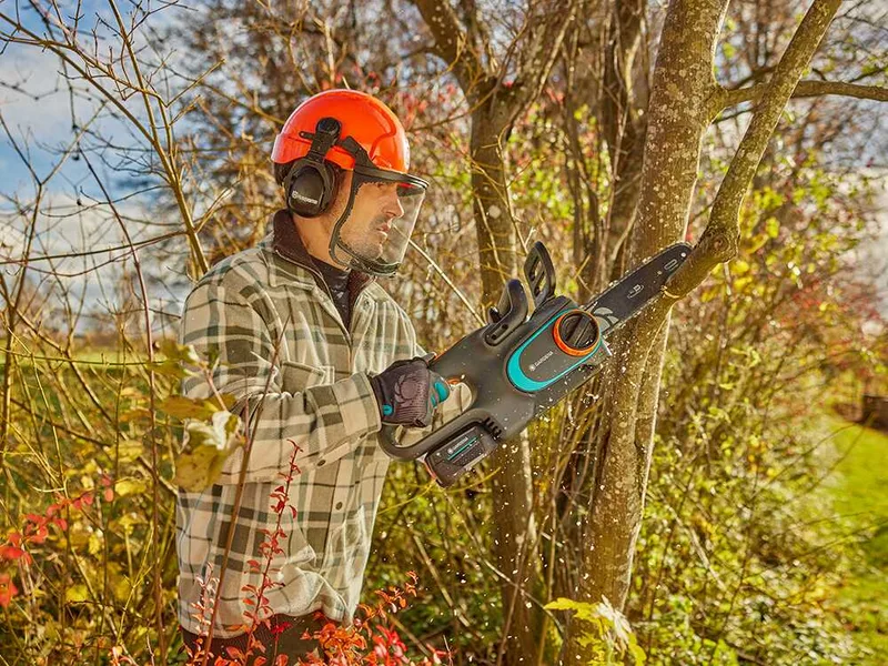 Gardena PowerSaw 250/18V - Tronçonneuse à batterie - Guide de 25 cm