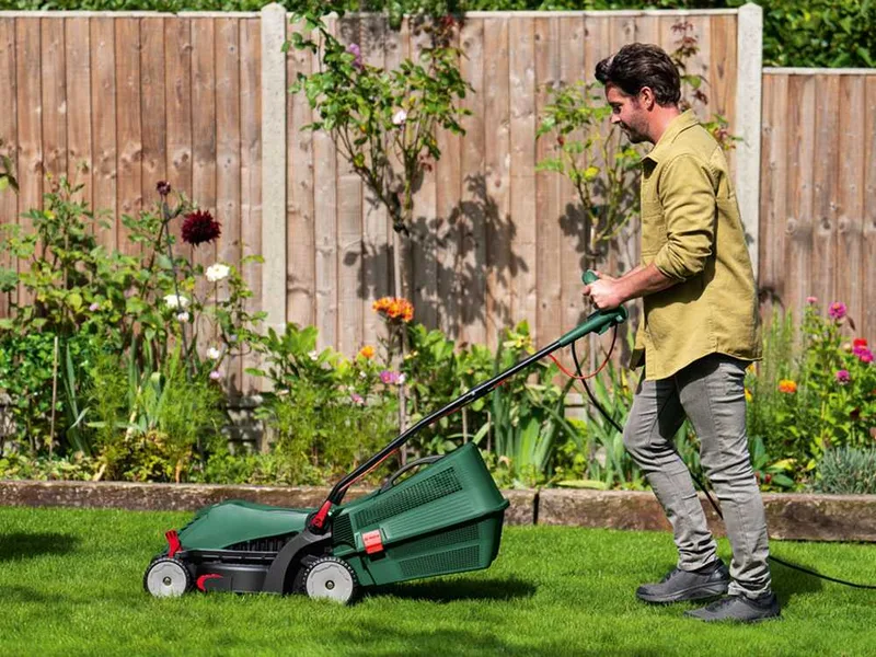 Bosch UniversalRotak 37-555 - Tondeuse à gazon électrique - 1400 W - Coupe 37 cm