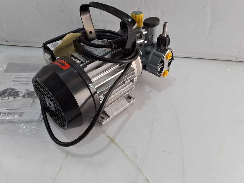 Outlet - petits défauts esthétiques - Motopompe électrique de pulvérisation Comet mtp MC8 el mnf - version pour acides et produits chimiques