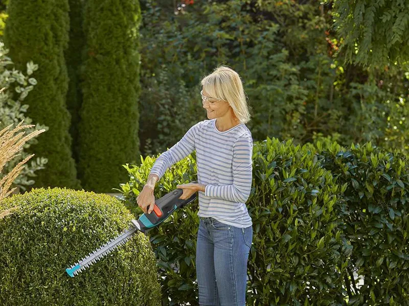 Gardena EasyCut 40/18V P4A - Taille-haie à batterie avec lame de 40 cm