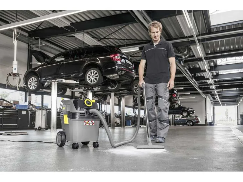 Karcher Pro NT 30/1 Ap L - Aspirateur solides et liquides - avec secoueur de filtre semi-automatique - Bidon 30 L - 1380W