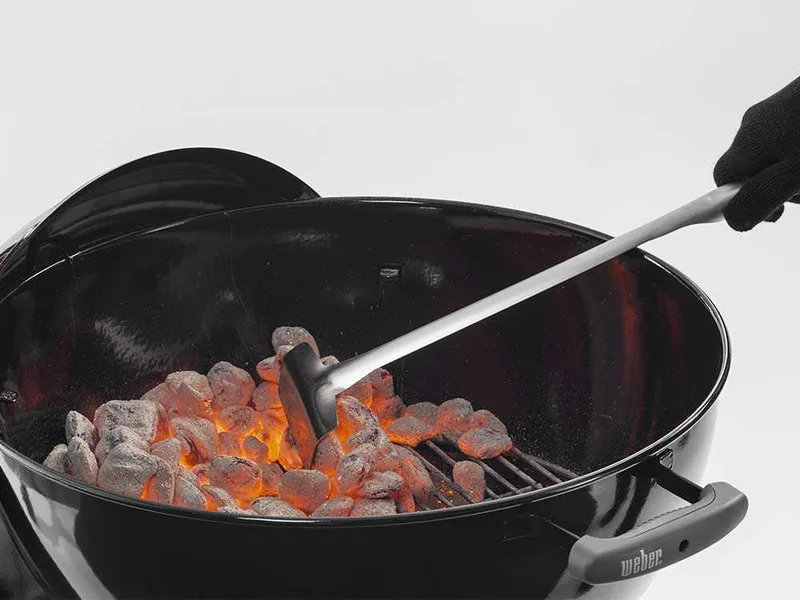 Pelle à charbon en acier inox Weber