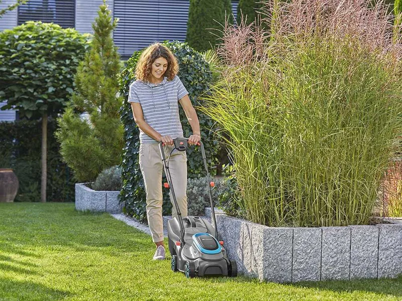 Gardena PowerMax 32/18V P4A - Tondeuse à gazon à batterie - 18V/4Ah - Coupe 32 cm