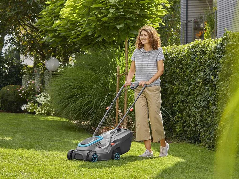 Gardena PowerMax 32/18V P4A - Tondeuse à gazon à batterie - 18V/4Ah - Coupe 32 cm