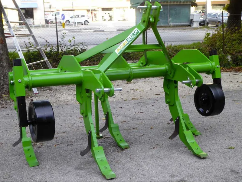 Décompacteur agricole sur tracteur AgriEuro serie 170 Standard à 5 dents - avec roues en acier