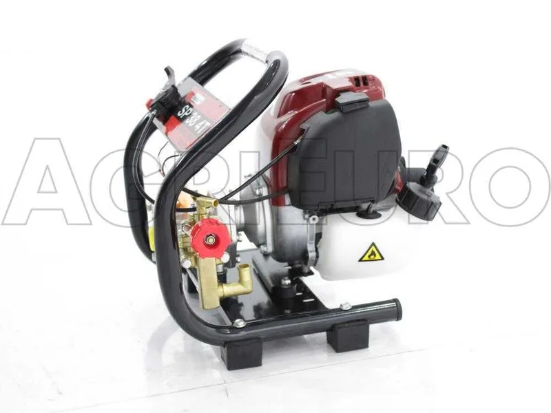 Motopompe équipée GeoTech SP 38 4T avec pompe à moteur thermique 4 temps de 38 cm3