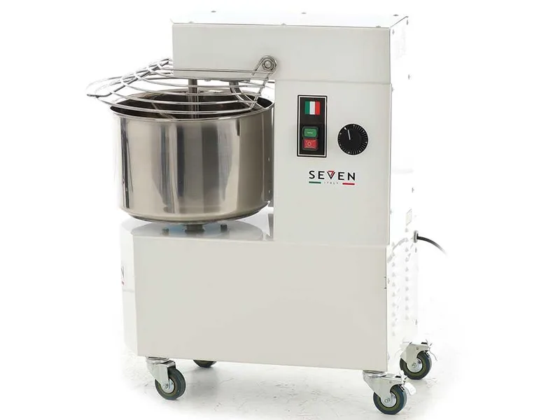 Pétrin à spirale professionnel Seven Italy GH 15 - 400 V - Avec roues et Minuterie